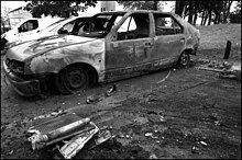 Von Jugendlichen angezündetes Auto
